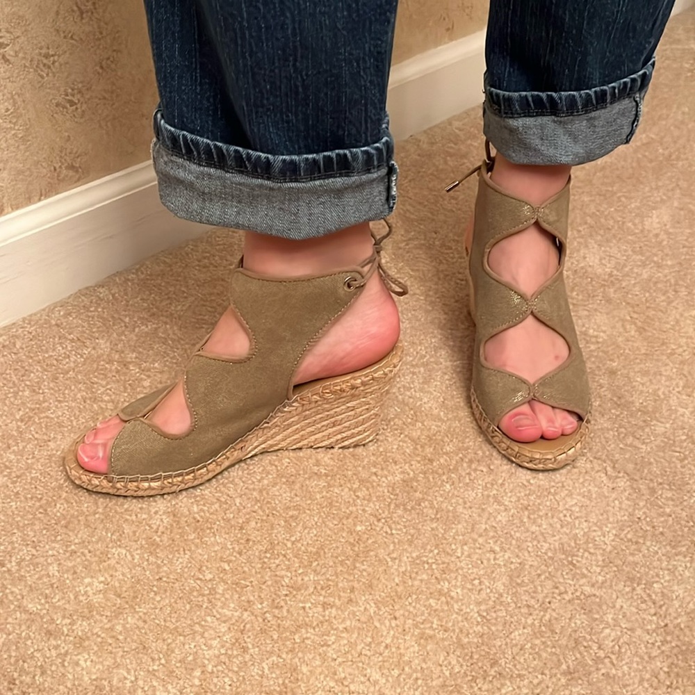 LIKE NEW Franco Sarto Sparkle Canvas Espadrille Wedge Lace Up Back Heels size 8
